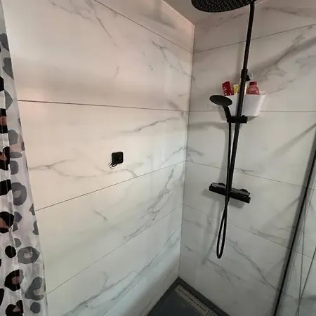 Cosy Hyper Centre Apartment